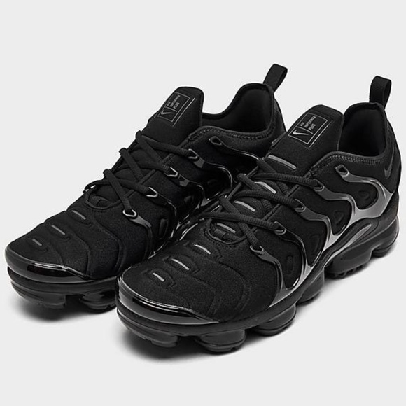 NIKE AIR VAPORMAX PLUS RUNNING SHOES - Picture 2 of 11